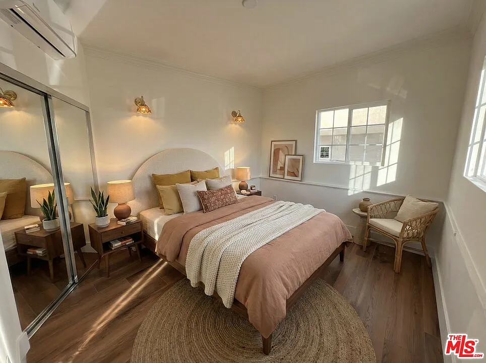 2 bed, 2.0 bath, 1250 sqft, $4,395 — Photo 4