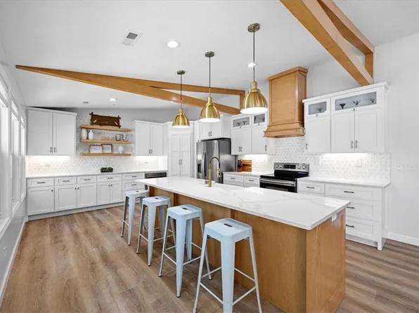 137 Mystic Valley Dr, Linn Valley, KS 66040