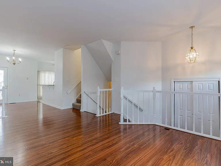 3290 Gina Pl — Photo 5