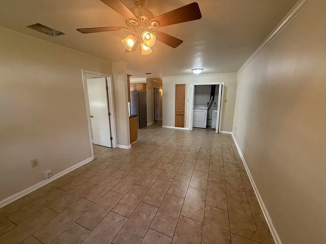 3 bed, 2.0 bath, 1100 sqft, $1,500 — Photo 4