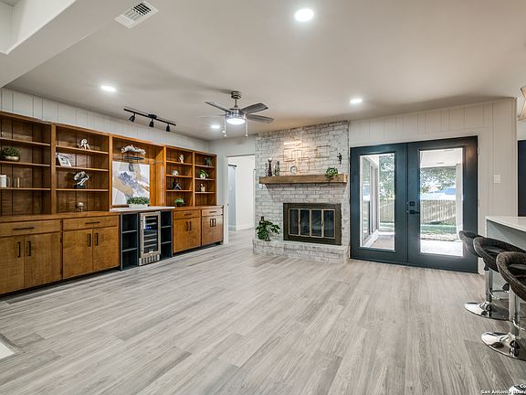 5th image of 3514 Backbay Dr