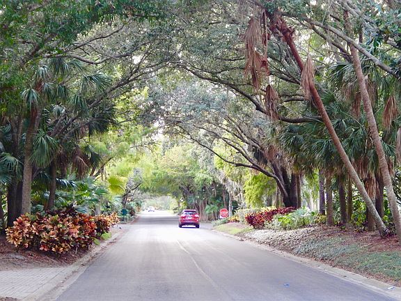 2nd image of 18 Dominica Dr