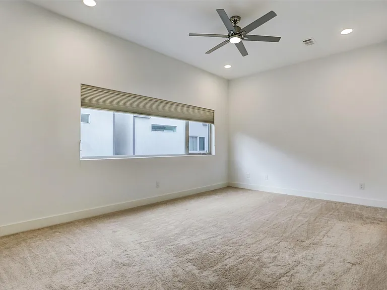 2344 Commerce St — Photo 12