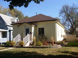 742 Idaho Ave SE, Huron, SD 57350