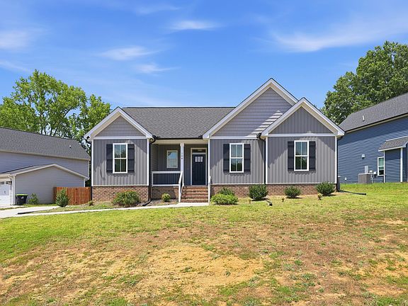 3rd image of 104 Averly Ct