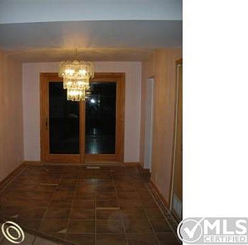 DiningRoom.JPG