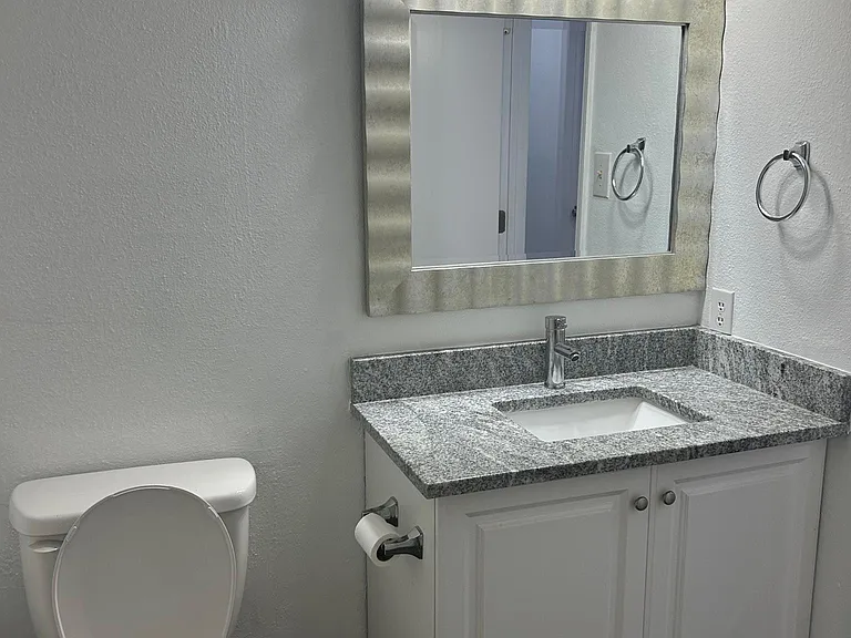 1712 Royal Hill Dr #B — Photo 14