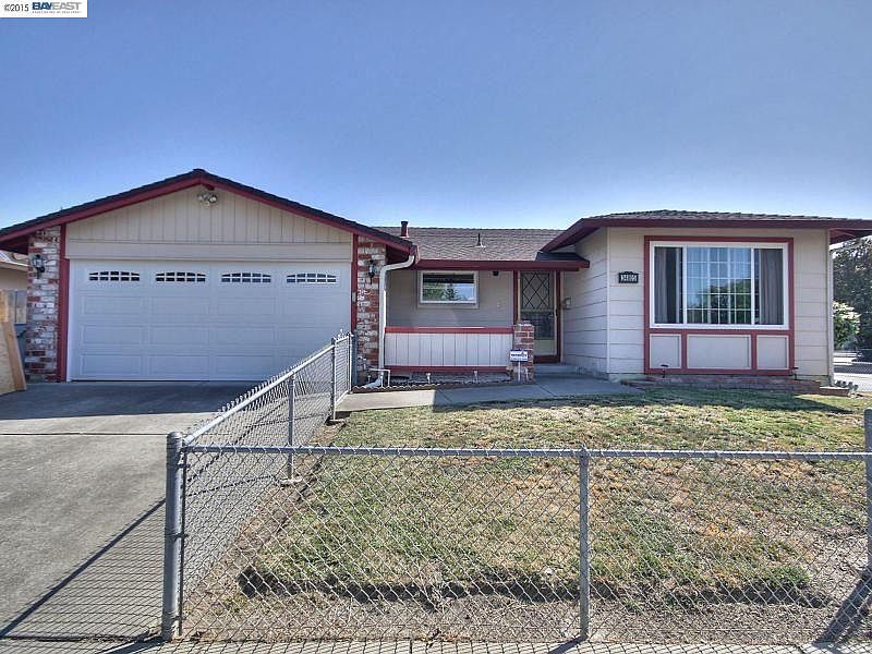 1st image of 34805 Gladstone Pl
