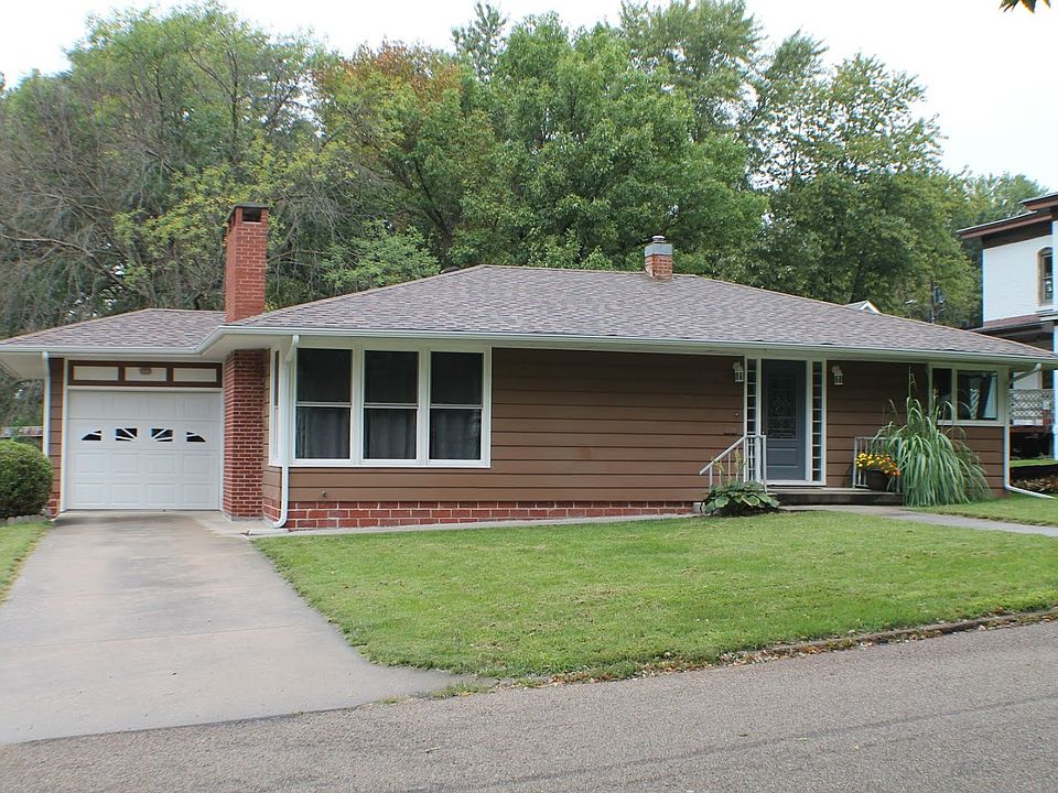 2nd image of 1005 Nodaway St