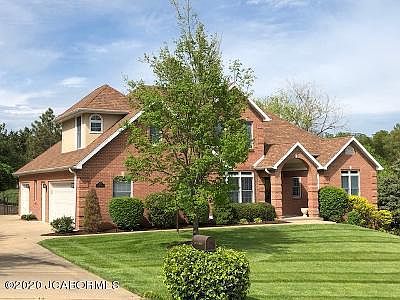2nd image of 818 Harvest Dr