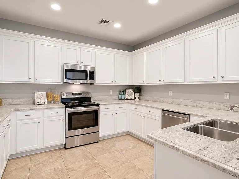 9238 W Coolbrook Ave — Photo 18