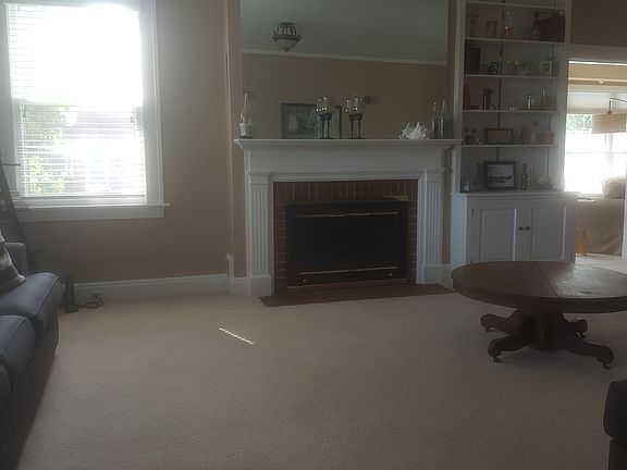 4th image of 2237 Locust St