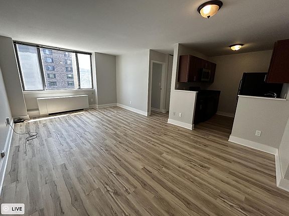 2nd image of 600 E 8th St APT 3K