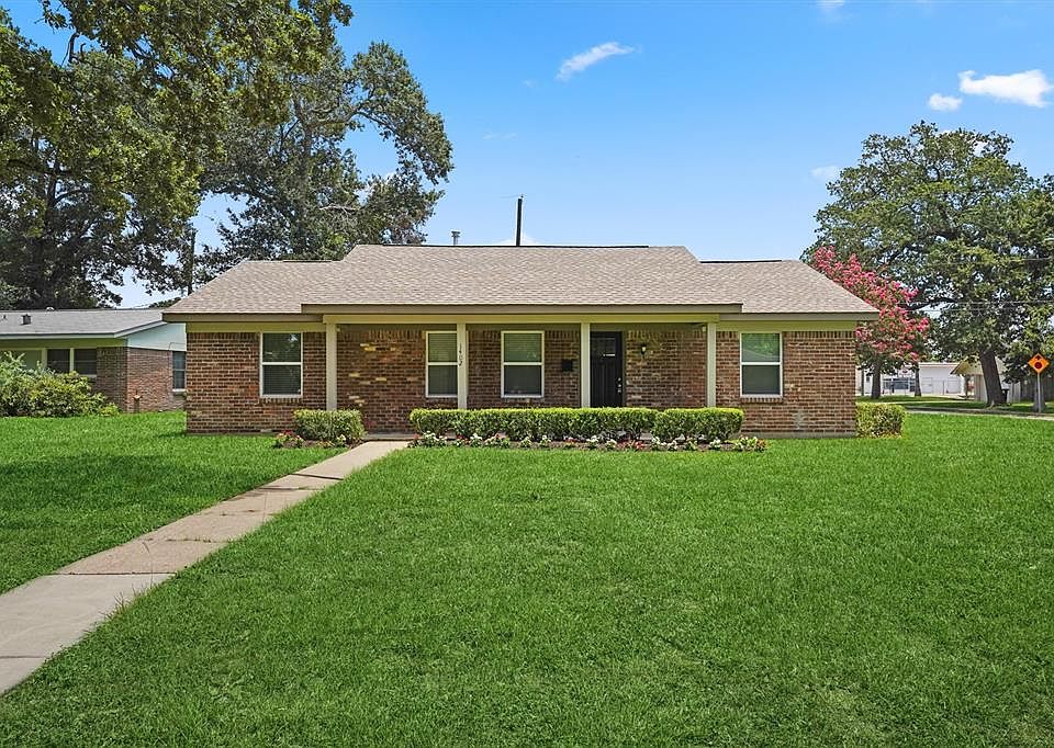 1st image of 1402 Murrayhill Drive