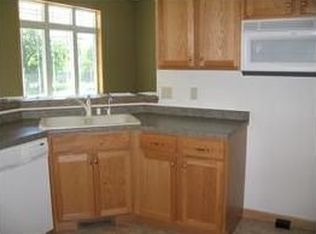 648 S Lincoln St, Hortonville, WI 54944