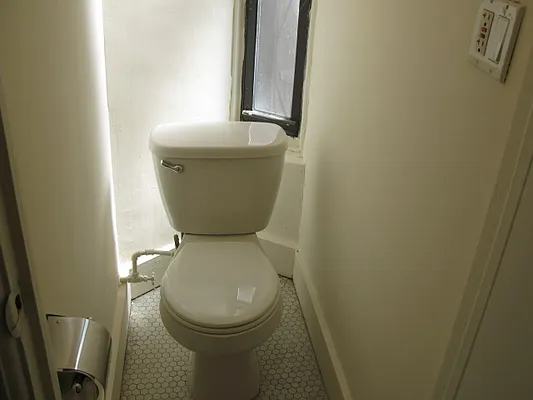 Rented by Roseann Lettieri Realty | media 15