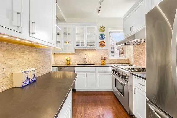 Sold by Douglas Elliman | media 18