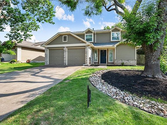 2nd image of 1703 Golden Pheasant Dr