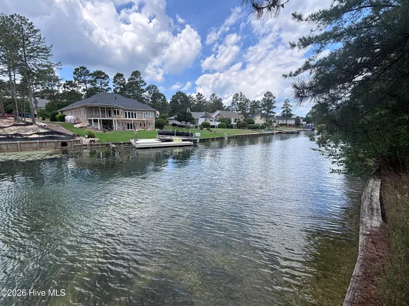 111 Callis Circle, West End, NC 27376