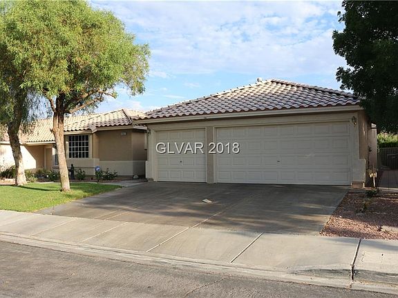 2nd image of 1067 Oak Shade Ln