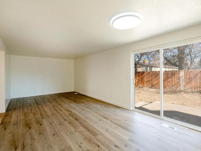 2747 S Sierra Park Cir E — Photo 5