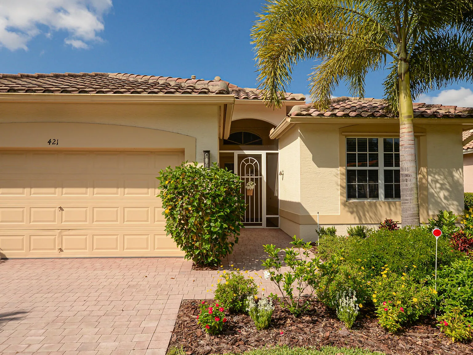 3 bed, 2.0 bath, 1719 sqft, $2,500 — Photo 4