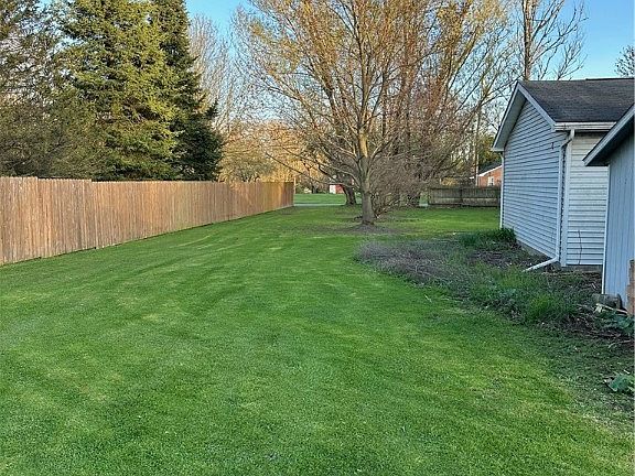 3rd image of 4052 W Main St