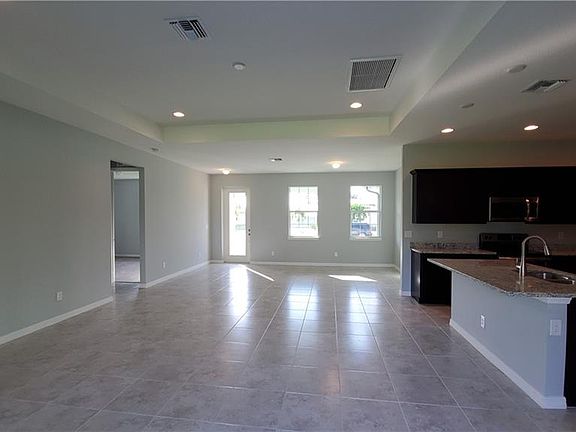 4th image of 27447 Pinecrest Ln