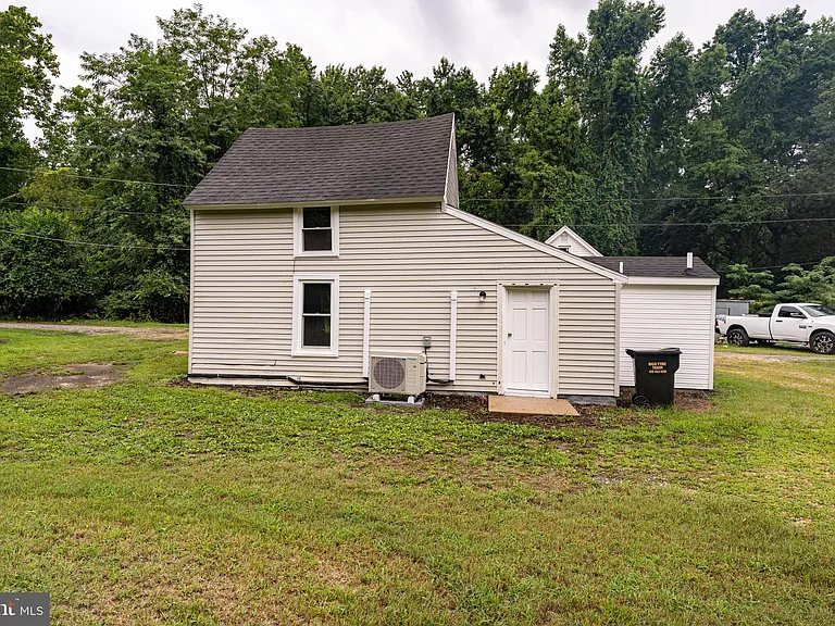 119 Davis Ln — Photo 4