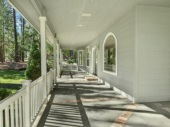 2nd image of 150 Ridgefield Rd