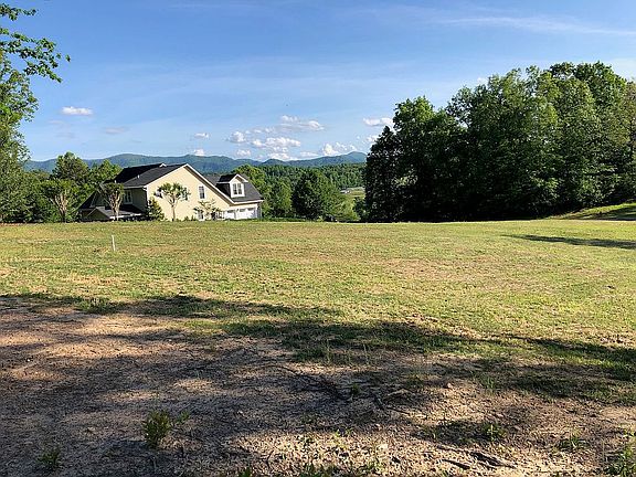 5th image of 3698 Blankenship Dr