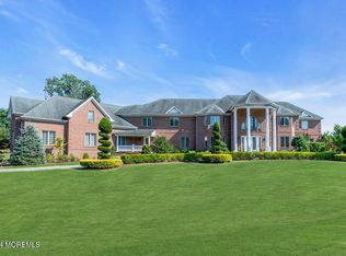 22 Embry Farm Rd, Marlboro, NJ 07746