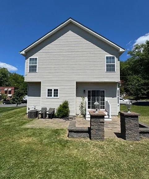 1815 Frankford St SE — Photo 2