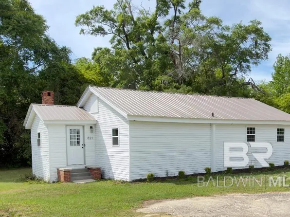 821 Dailey St, East Brewton, AL 36426