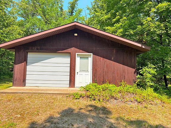 5th image of 1058 Woodsmen Ct NE