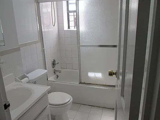4th image of 1621 Lexington Ave APT 5E