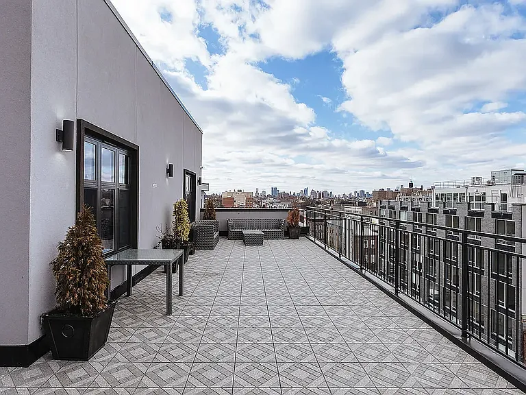 818 Lexington Ave #3R — Photo 13