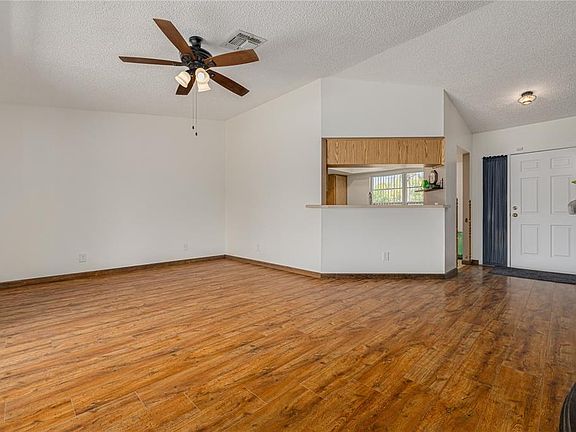 5th image of 2153 Catalina Dr N