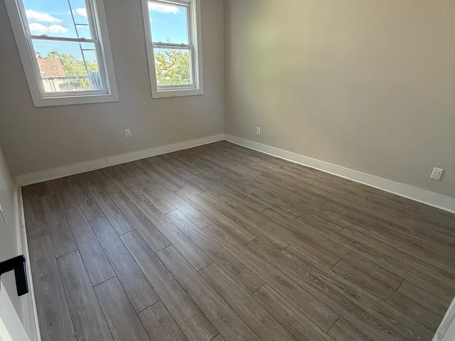 2 bed, 750 sqft, $2,050 — Photo 3