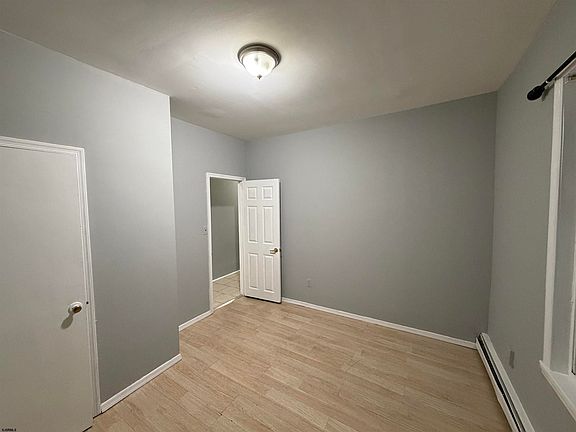 5th image of 2510 Arctic Ave #1