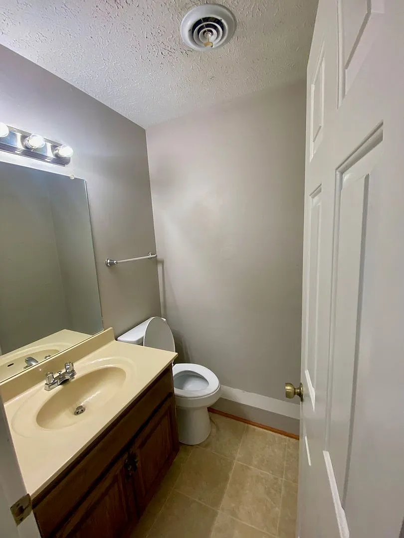 219 Village Circle W. — Photo 2