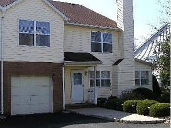 1st image of 33 Kensington Dr