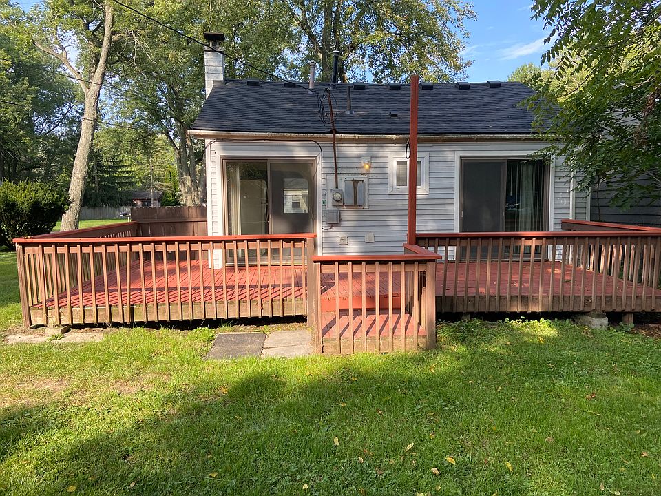 2nd image of 21676 Hamilton Ave
