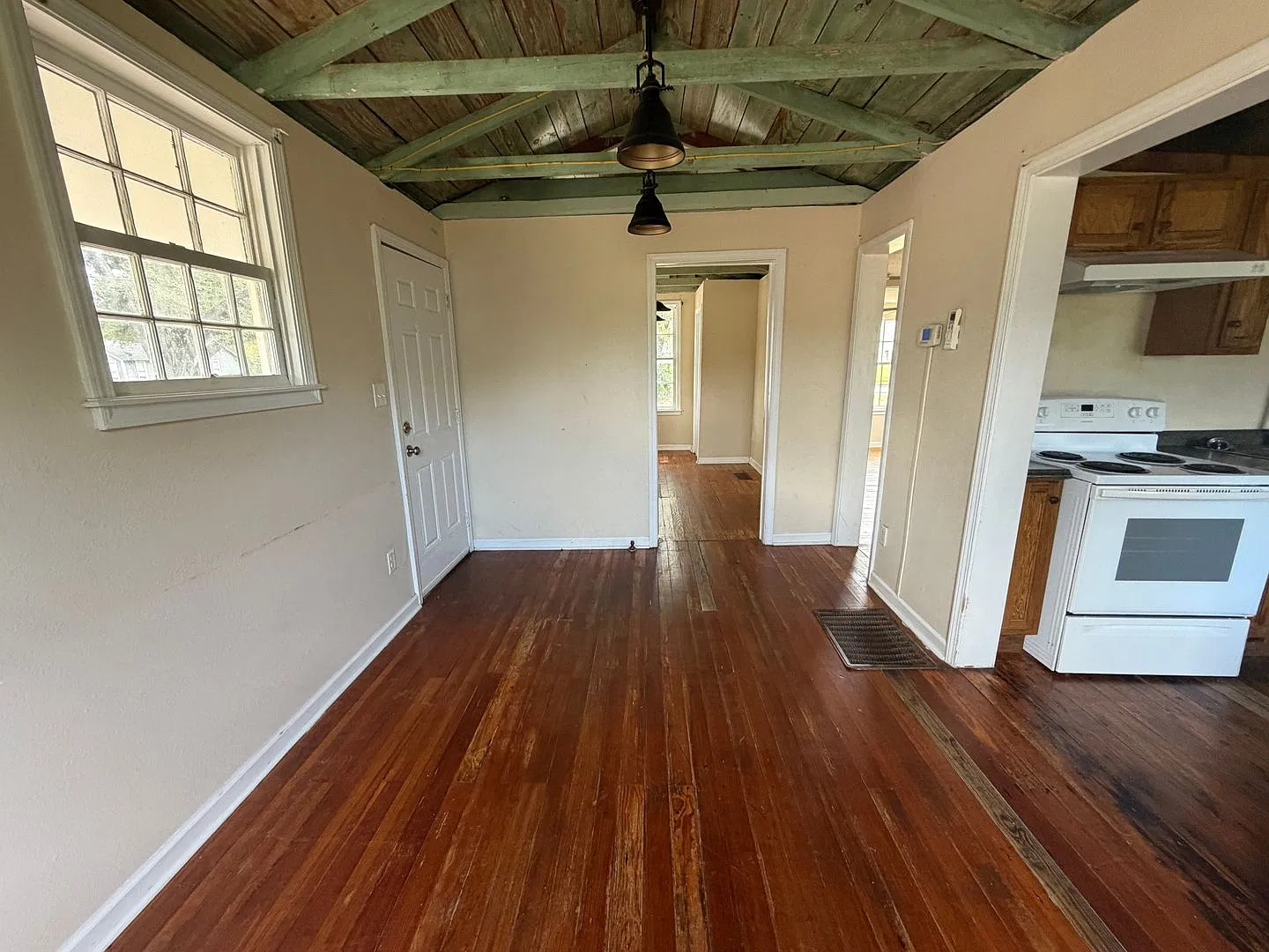 2B/1B Home Available in Lake Charles — Photo 2