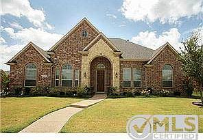 Gorgeous curb appeal!