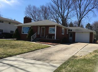 2642 River Rd, Marysville, MI 48040