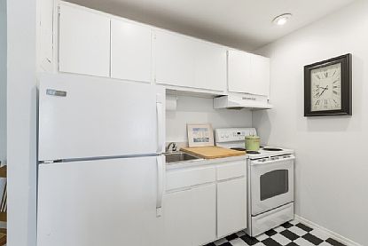 3rd image of 26 Layton Ave APT 13
