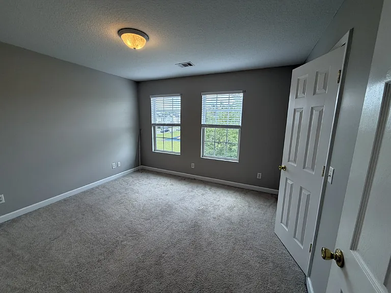 607 Atkinson Dr — Photo 10