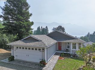 438 NW Roselawn St, Stevenson, WA 98648