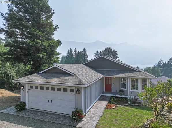 438 NW Roselawn St, Stevenson, WA 98648